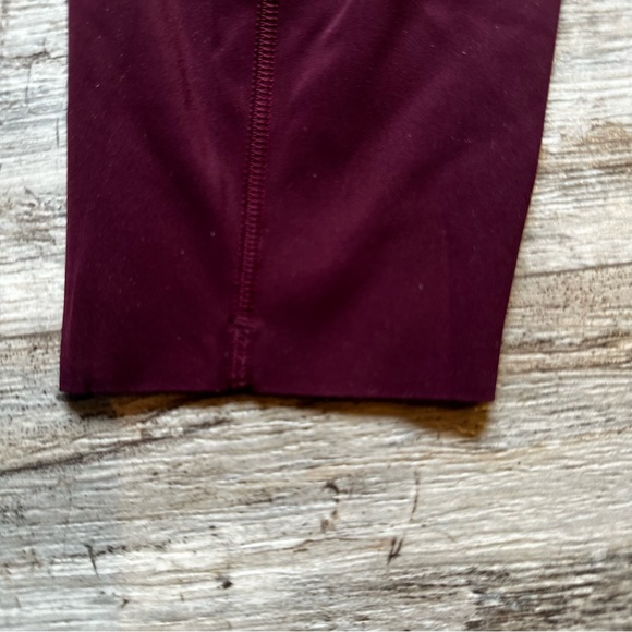 Fast and Free High Rise Tight 25” Size 6 - Picture 7 of 7